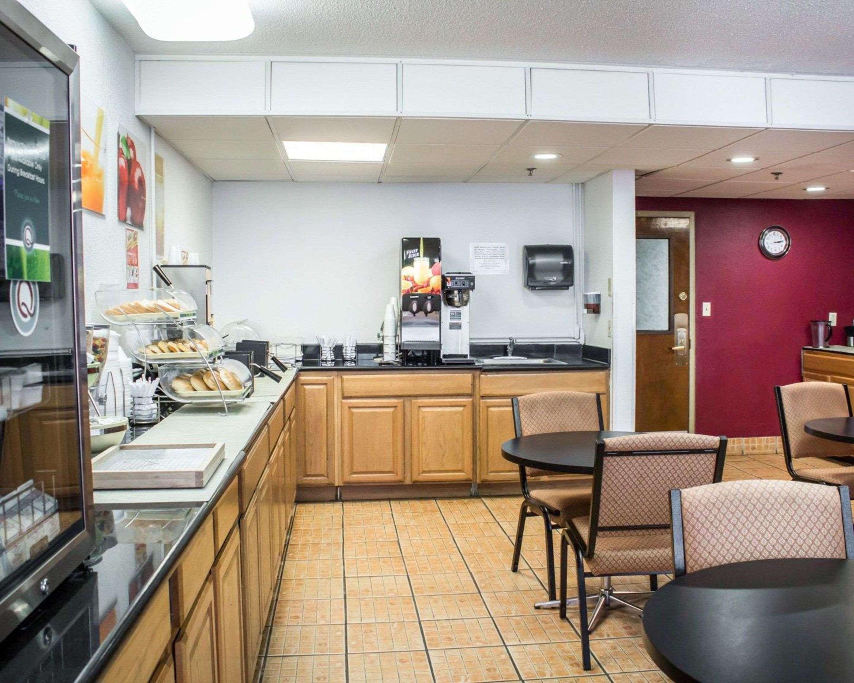 Quality Inn & Suites Fayetteville Dış mekan fotoğraf