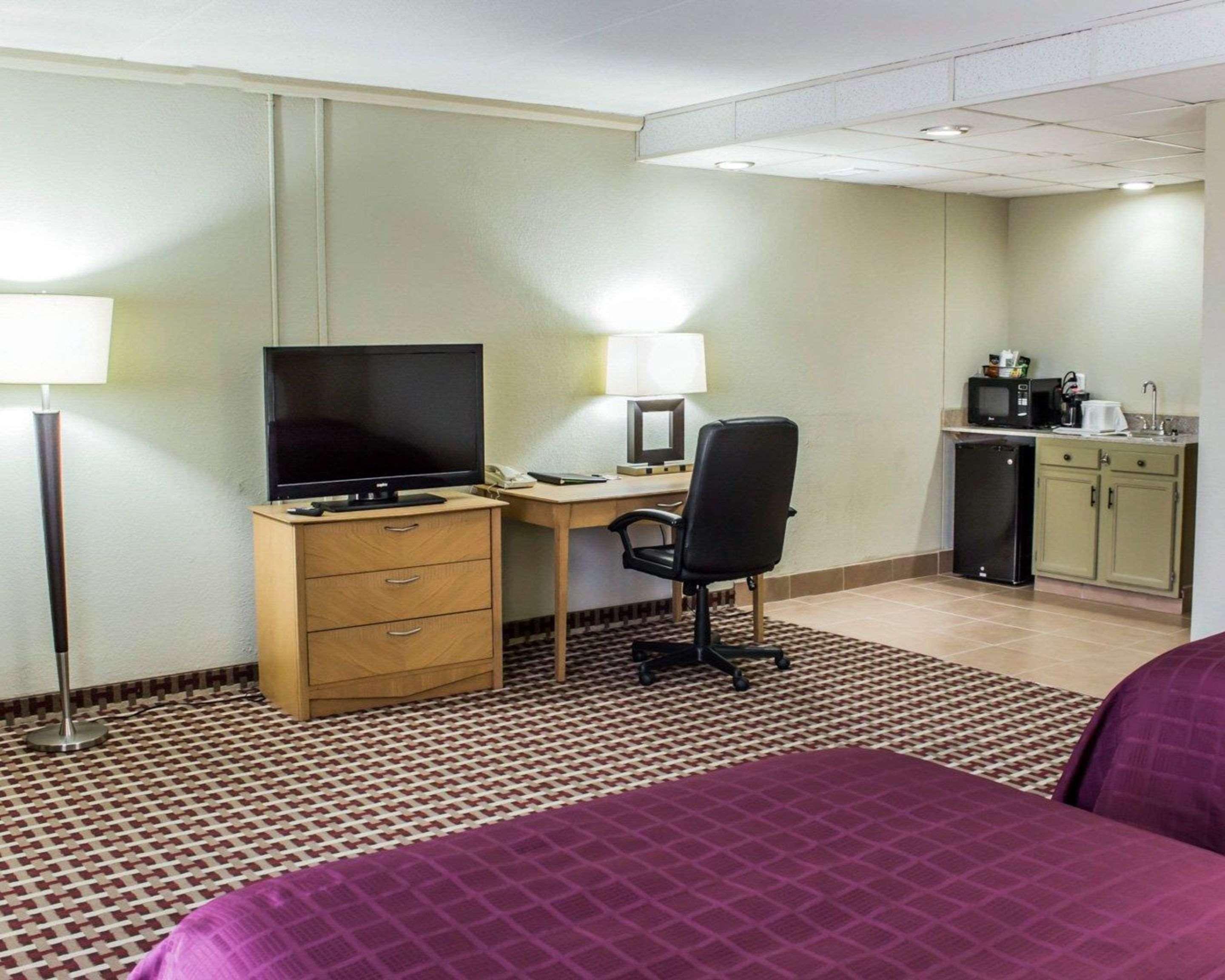 Quality Inn & Suites Fayetteville Dış mekan fotoğraf