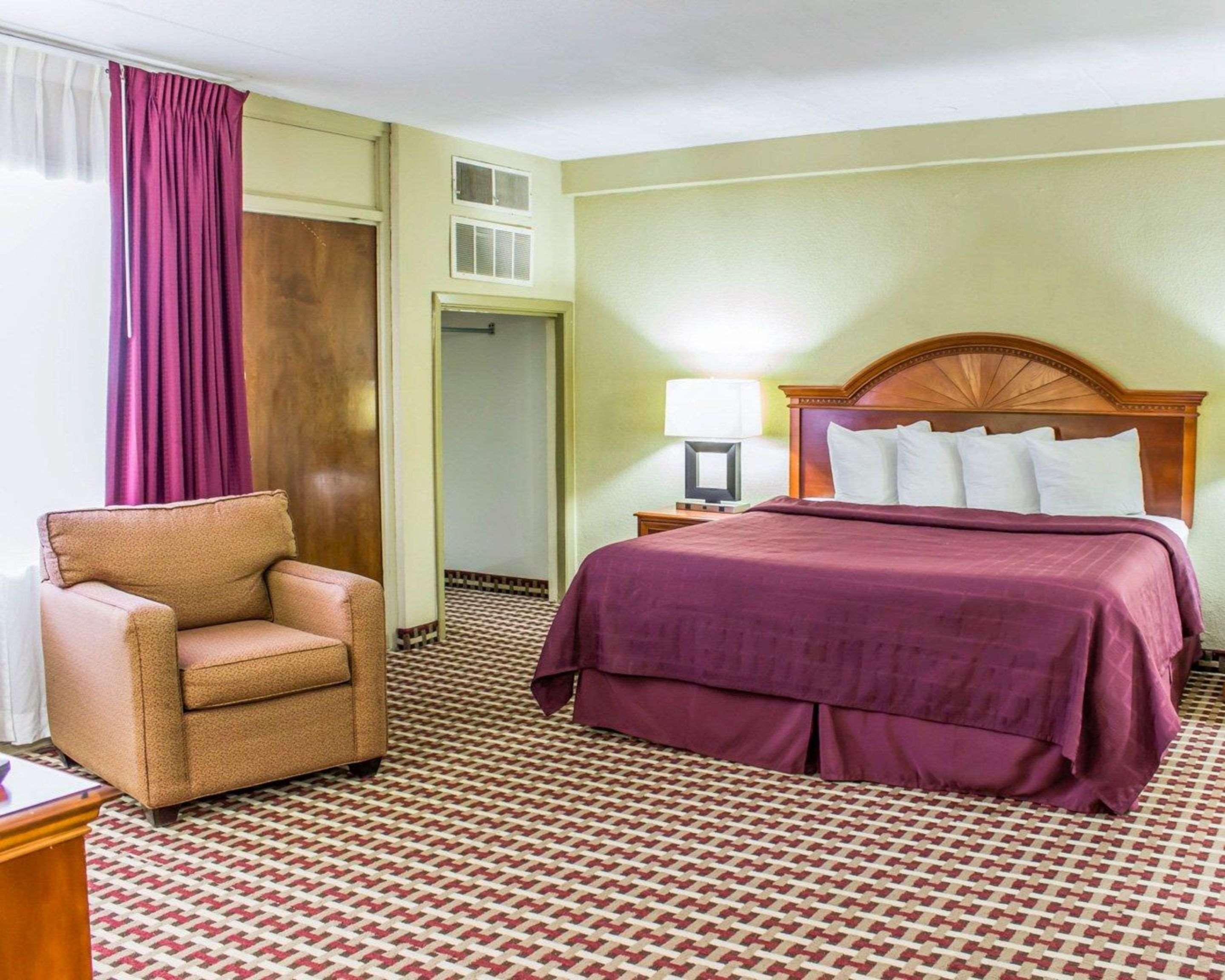 Quality Inn & Suites Fayetteville Dış mekan fotoğraf