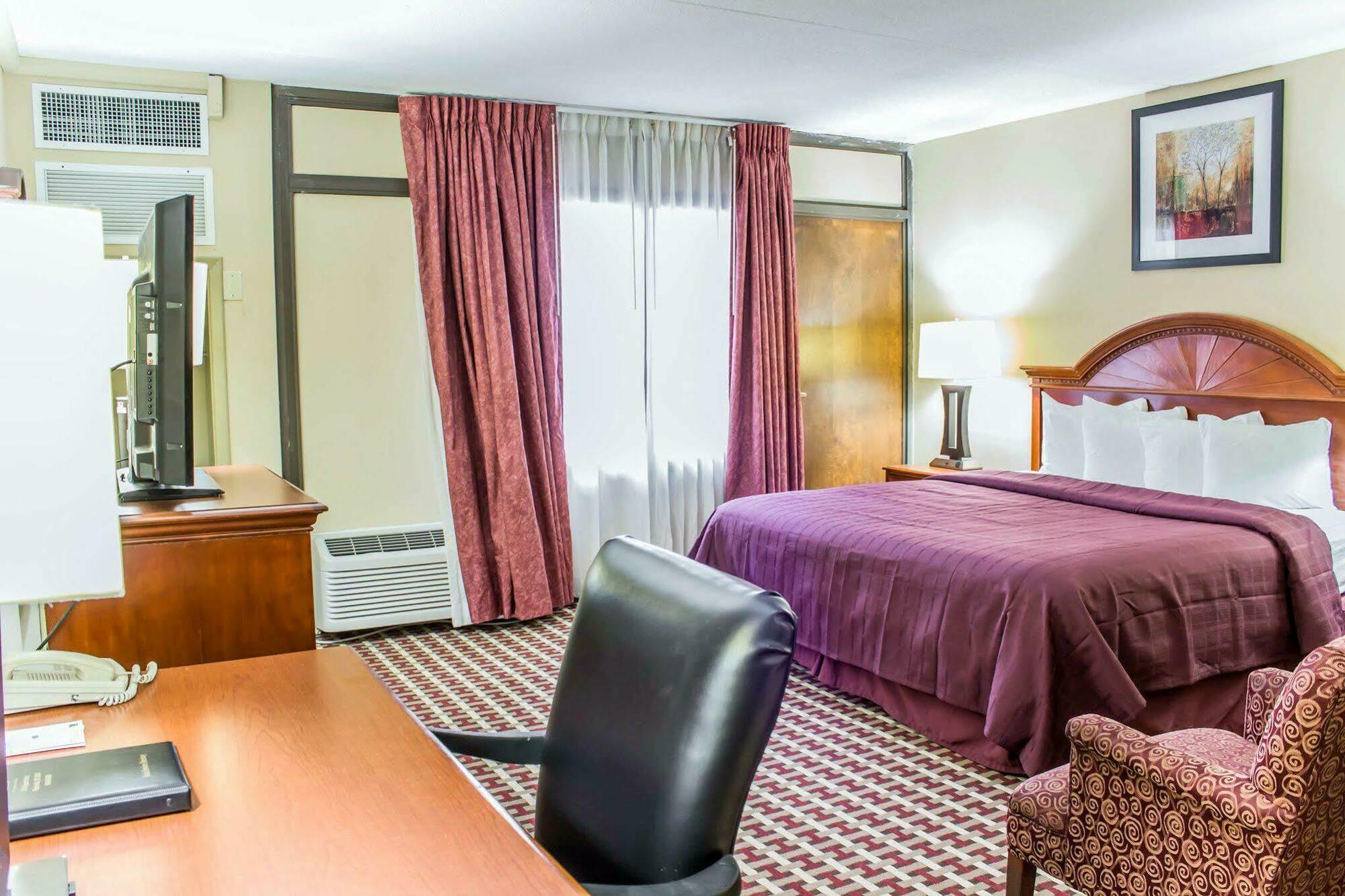 Quality Inn & Suites Fayetteville Dış mekan fotoğraf